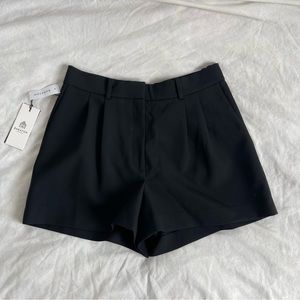 Aritzia Babaton Black Pleated 3” Shorts